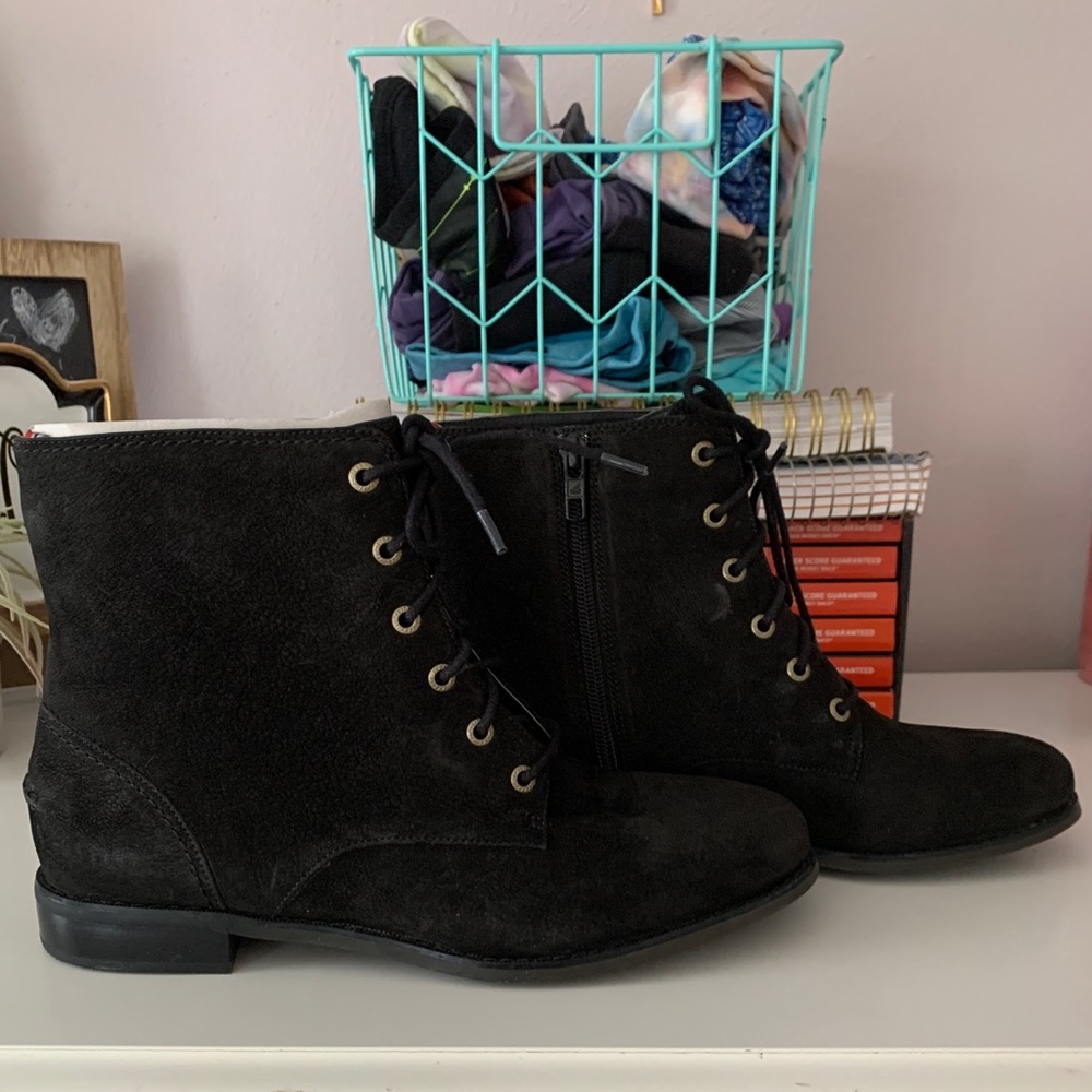 Too small - Picture 2 of 5